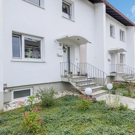 Haus Schild Apartamento *